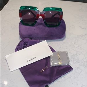 Gucci sun glasses